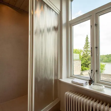 Castle View Apartment *